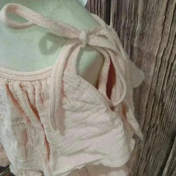 Emma Jean Ruffle Top - Picture 2 of 4